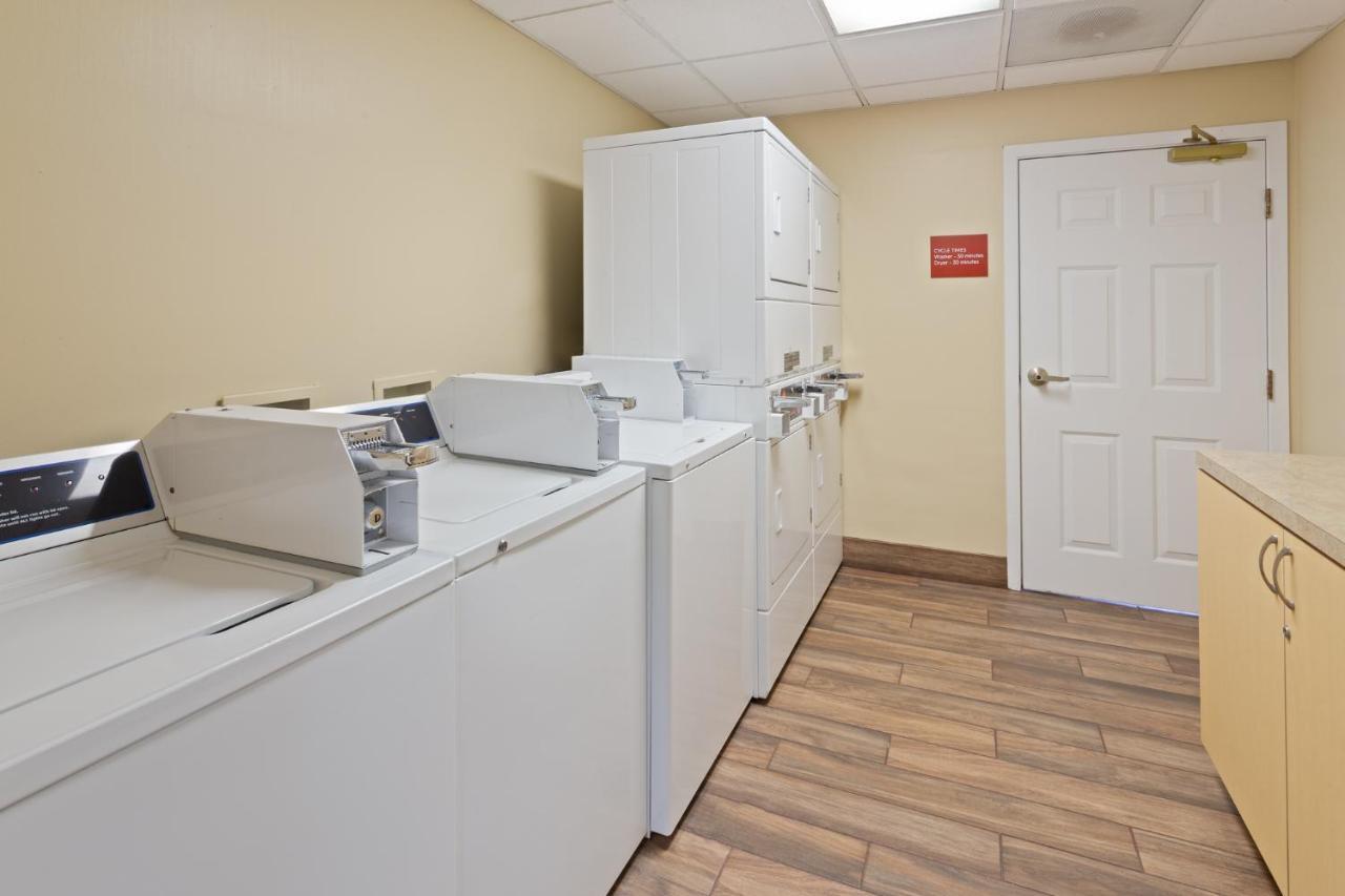 Towneplace Suites By Marriott St. Petersburg Clearwater Exterior photo